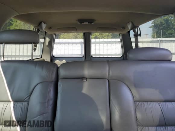 1999 Chevrolet Suburban с VIN 1GNGK26J7XJ465214, выставлен на аукционе Copart как лот 67627745 с пробегом 214 301 миль миль и Списание • Salvage title. История ставок и продаж доступна на DreamBid. Изображение 10.