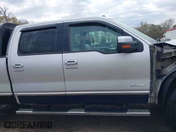 2011 Ford F-150 XLT z VIN 1FTFW1ET8BFD18868, wystawiony jako IAAI lot #41971839 z przebiegiem 266 627 mil mil oraz . Historia ofert i sprzedaży dostępna na DreamBid. Obrazek 14.