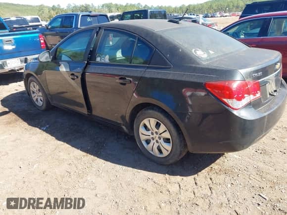 2015 Chevrolet Cruze LS z VIN 1G1PA5SH1F7122953, wystawiony jako IAAI lot #43505088 z przebiegiem 51 475 mil mil oraz . Historia ofert i sprzedaży dostępna na DreamBid. Obrazek 3.