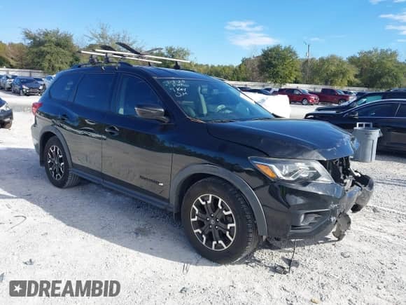 2019 Nissan Pathfinder S z VIN 5N1DR2MN5KC652005, wystawiony jako IAAI lot #41305828 z przebiegiem 65 473 mil mil oraz . Historia ofert i sprzedaży dostępna na DreamBid. Obrazek 1.