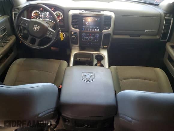 2018 Ram 1500 Big Horn z VIN 3C6RR6LT5JG171224, wystawiony jako Copart lot #46656885 z przebiegiem 145 174 mil mil oraz Czysty tytuł • Clean title. Historia ofert i sprzedaży dostępna na DreamBid. Obrazek 8.