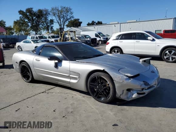 2004 Chevrolet Corvette с VIN 1G1YY22G545107578, выставлен на аукционе Copart как лот 87248715 с пробегом 147 953 миль миль и Списание • Salvage title. История ставок и продаж доступна на DreamBid. Изображение 4.