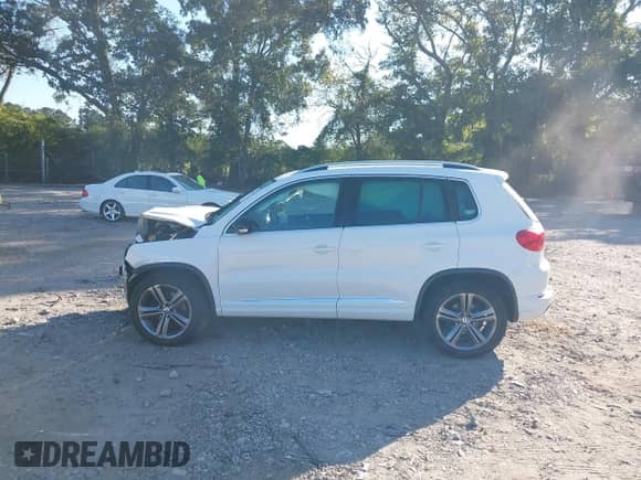 2017 Volkswagen Tiguan Sport с VIN WVGUV7AX7HK027182, выставлен на аукционе IAAI как лот 43192383 с пробегом 78 000 миль миль и . История ставок и продаж доступна на DreamBid. Изображение 15.