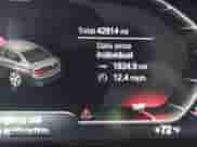 2022 BMW 3 Series M340i xDrive z VIN 3MW5U9J01N8C50466, wystawiony jako IAAI lot #43221461 z przebiegiem 42 914 mil mil oraz . Historia ofert i sprzedaży dostępna na DreamBid. Obrazek 7.