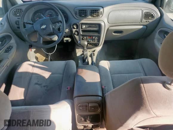 2005 Chevrolet TrailBlazer LT z VIN 1GNDT13S852292866, wystawiony jako Copart lot #81250125 z przebiegiem Nie podano mil oraz Szkoda całkowita • Salvage title. Historia ofert i sprzedaży dostępna na DreamBid. Obrazek 8.
