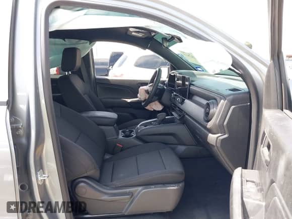 2024 Chevrolet Colorado 4WD Trail Boss с VIN 1GCPTEEK1R1315989, выставлен на аукционе IAAI как лот 42247613 с пробегом 11 800 миль миль и . История ставок и продаж доступна на DreamBid. Изображение 5.