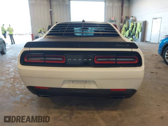 2022 Dodge Challenger R/T Scat Pack Widebody z VIN 2C3CDZFJ2NH226814, wystawiony jako IAAI lot #43205998 z przebiegiem 40 423 mil mil oraz . Historia ofert i sprzedaży dostępna na DreamBid. Obrazek 16.