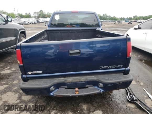 2000 Chevrolet S-10 с VIN 1GCCS1453YK217190, выставлен на аукционе Copart как лот 60882455 с пробегом 153 695 миль миль и Списание • Salvage title. История ставок и продаж доступна на DreamBid. Изображение 6.