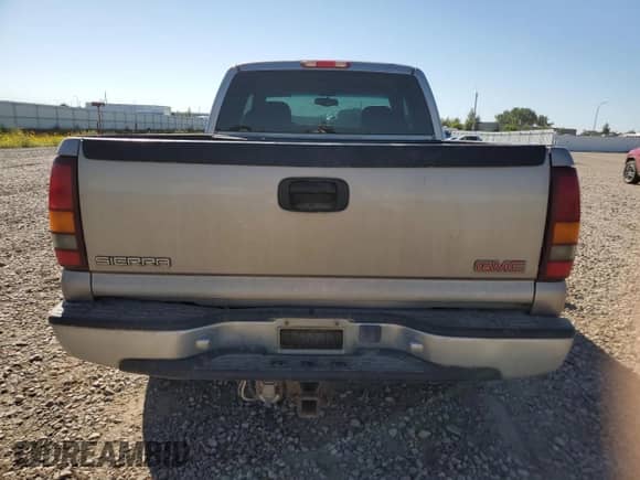 2001 GMC Sierra 1500 SLE с VIN 1GTEK19T21E114136, выставлен на аукционе Copart как лот 70085495 с пробегом 211 655 миль миль и Списание • Salvage title. История ставок и продаж доступна на DreamBid. Изображение 6.