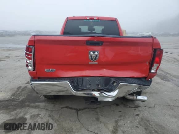 2018 Ram 1500 Tradesman z VIN 1C6RR6FG5JS324773, wystawiony jako Copart lot #84241035 z przebiegiem 81 608 mil mil oraz Szkoda całkowita • Salvage title. Historia ofert i sprzedaży dostępna na DreamBid. Obrazek 6.