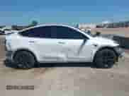 2023 Tesla Model Y Long Range z VIN 7SAYGDEE0PA178495, wystawiony jako IAAI lot #42507571 z przebiegiem 55 840 mil mil oraz . Historia ofert i sprzedaży dostępna na DreamBid. Obrazek 13.