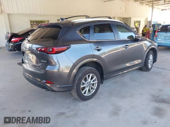2024 Mazda CX-5 S Preferred z VIN JM3KFBCL7R0437961, wystawiony jako IAAI lot #43212608 z przebiegiem 25 623 mil mil oraz . Historia ofert i sprzedaży dostępna na DreamBid. Obrazek 4.