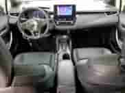 2023 Toyota Corolla XSE z VIN JTNC4MBE6P3202380, wystawiony jako Copart lot #63789405 z przebiegiem 49 850 mil mil oraz Szkoda całkowita • Salvage title. Historia ofert i sprzedaży dostępna na DreamBid. Obrazek 8.