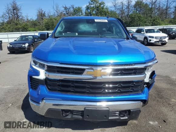 2025 Chevrolet Silverado 1500 with VIN 3GCPKKEKXSG321475, listed as a Copart auction lot 71133495 with 2,167 mi miles and Salvage title. Bid and sale history available at DreamBid. Image 5.