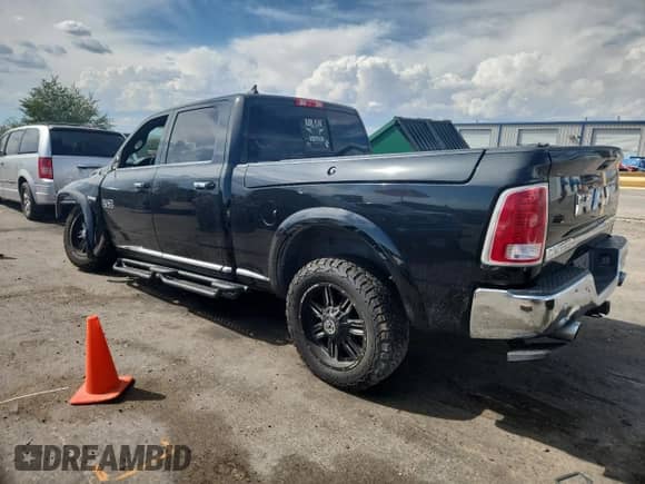 2017 Ram 1500 Limited z VIN 1C6RR7WTXHS673537, wystawiony jako Copart lot #70220745 z przebiegiem 91 633 mil mil oraz Szkoda całkowita • Salvage title. Historia ofert i sprzedaży dostępna na DreamBid. Obrazek 2.