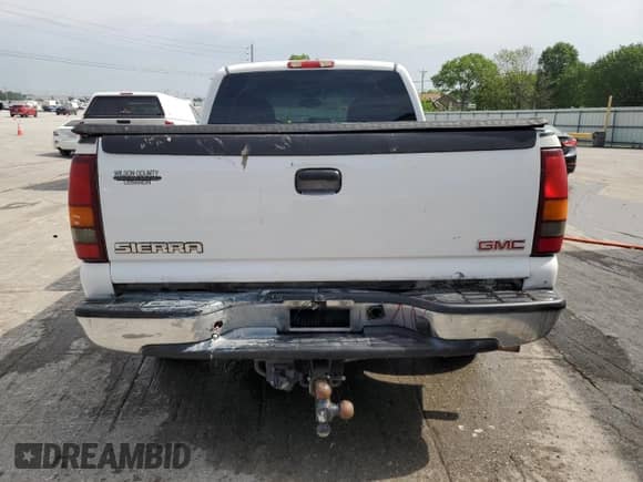 2003 GMC Sierra 1500 SLE with VIN 2GTEC19T031344095, listed as a Copart auction lot 59605215 with 200,891 mi miles and Salvage title. Bid and sale history available at DreamBid. Image 6.