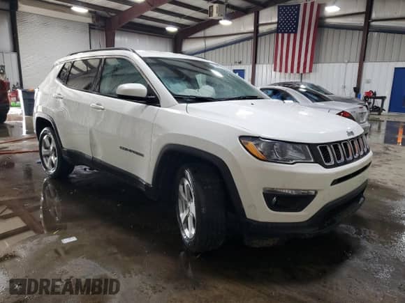 2020 Jeep Compass Altitude с VIN 3C4NJDBB0LT240052, выставлен на аукционе Copart как лот 59488145 с пробегом 24 960 миль миль и Списание • Salvage title. История ставок и продаж доступна на DreamBid. Изображение 4.