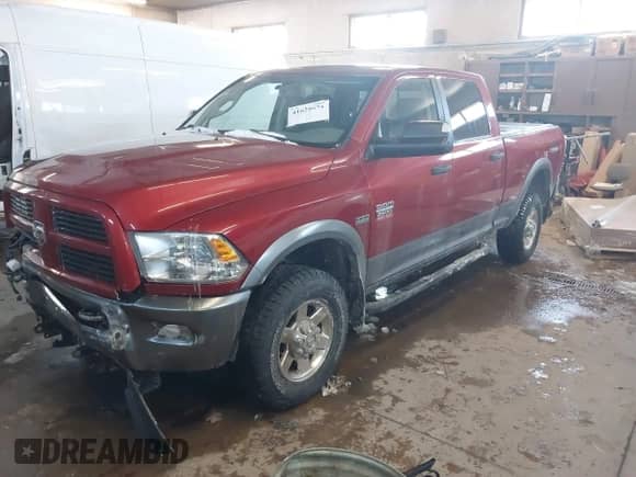 2010 Dodge 2500 SLT z VIN 3D7TT2CT5AG126072, wystawiony jako IAAI lot #41620574 z przebiegiem 108 709 mil mil oraz . Historia ofert i sprzedaży dostępna na DreamBid. Obrazek 2.