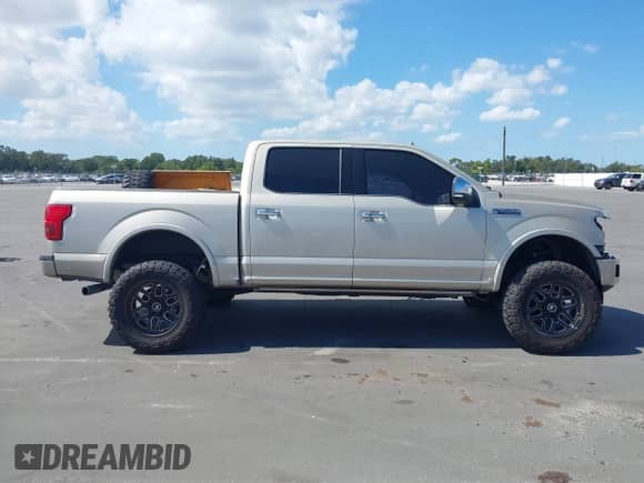 2018 Ford F-150 XL с VIN 1FTEW1CG4JFB39775, выставлен на аукционе IAAI как лот 43487495 с пробегом 132 420 миль миль и . История ставок и продаж доступна на DreamBid. Изображение 13.