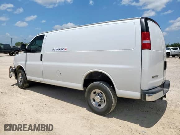 2024 Chevrolet Express Cargo z VIN 1GCWGAF74R1271408, wystawiony jako Copart lot #70396495 z przebiegiem 13 726 mil mil oraz Szkoda całkowita • Salvage title. Historia ofert i sprzedaży dostępna na DreamBid. Obrazek 2.