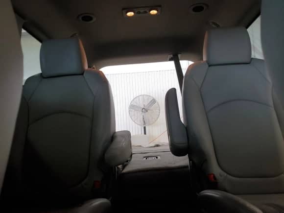 2011 Chevrolet Traverse 2LT z VIN 1GNKRJED2BJ410139, wystawiony jako Copart lot #85879085 z przebiegiem 183 266 mil mil oraz Szkoda całkowita • Salvage title. Historia ofert i sprzedaży dostępna na DreamBid. Obrazek 10.