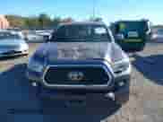 2018 Toyota Tacoma SR5 with VIN 5TFSZ5AN8JX150047, listed as a IAAI auction lot 43474593 with 38,427 mi miles and . Bid and sale history available at DreamBid. Image 12.