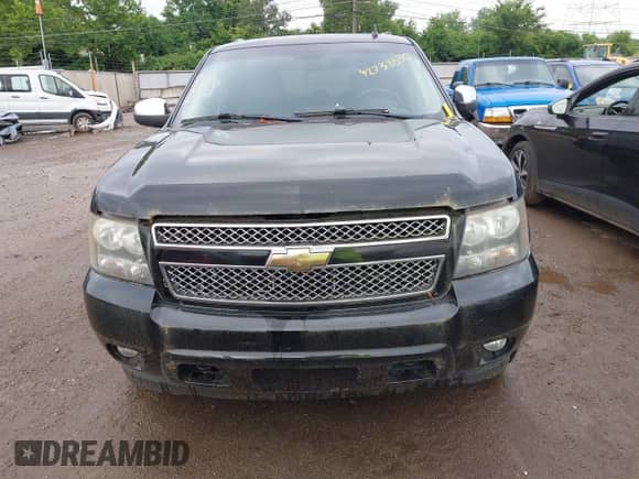2009 Chevrolet Suburban LTZ z VIN 1GNFK36399R290858, wystawiony jako IAAI lot #42738830 z przebiegiem 214 790 mil mil oraz . Historia ofert i sprzedaży dostępna na DreamBid. Obrazek 12.
