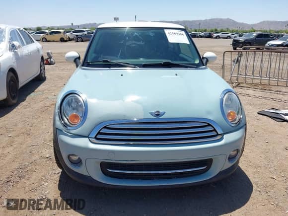 2012 MINI Hardtop with VIN WMWSU3C51CT261434, listed as a IAAI auction lot 42569468 with 100,930 mi miles and . Bid and sale history available at DreamBid. Image 6.