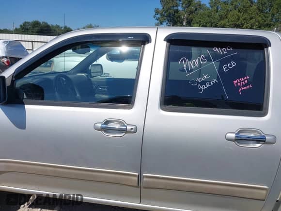 2010 Chevrolet Colorado 1LT z VIN 1GCJTCDE0A8138854, wystawiony jako IAAI lot #43450584 z przebiegiem 275 389 mil mil oraz . Historia ofert i sprzedaży dostępna na DreamBid. Obrazek 15.