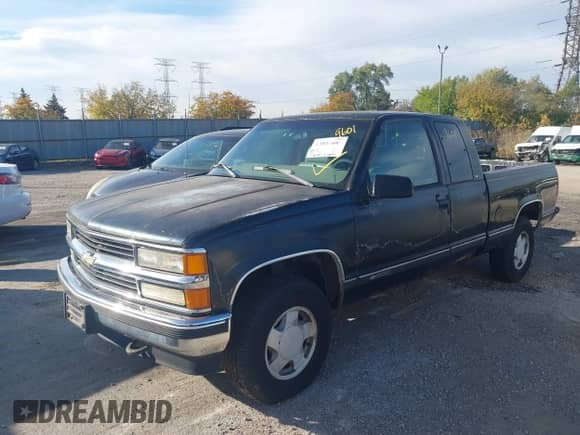 1998 Chevrolet Silverado 1500 with VIN 2GCEK19R8W1214500, listed as a IAAI auction lot 43549601 with 110,505 mi miles and . Bid and sale history available at DreamBid. Image 2.