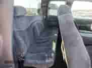 2001 GMC Sierra 1500 SLE z VIN 2GTEC19T211287783, wystawiony jako Copart lot #84647695 z przebiegiem 375 190 mil mil oraz Szkoda całkowita • Salvage title. Historia ofert i sprzedaży dostępna na DreamBid. Obrazek 10.