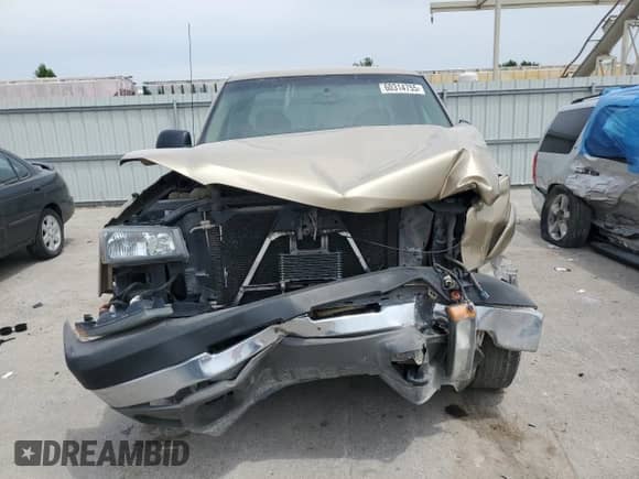 2004 Chevrolet Silverado 2500HD LS with VIN 1GCHK29U74E197739, listed as a Copart auction lot 60314755 with Not provided miles and Salvage title. Bid and sale history available at DreamBid. Image 5.
