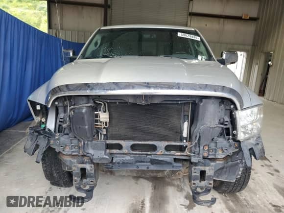 2013 Ram 1500 Big Horn z VIN 1C6RR7LT2DS570627, wystawiony jako Copart lot #58824945 z przebiegiem 145 981 mil mil oraz Szkoda całkowita • Salvage title. Historia ofert i sprzedaży dostępna na DreamBid. Obrazek 5.