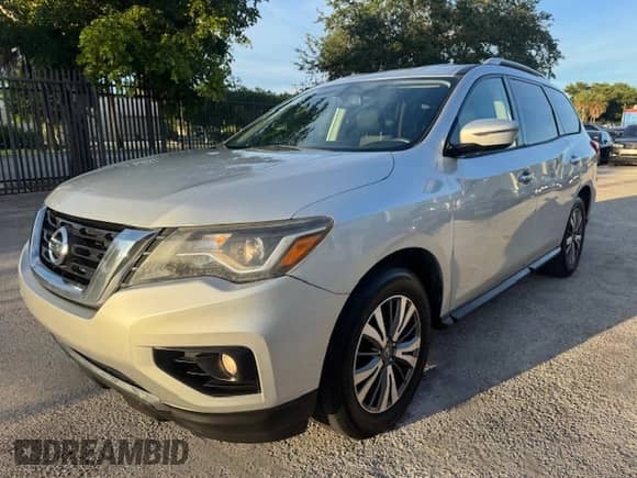 2017 Nissan Pathfinder SV z VIN 5N1DR2MN2HC672804, wystawiony jako Copart lot #69155945 z przebiegiem Nie podano mil oraz Czysty tytuł • Clean title. Historia ofert i sprzedaży dostępna na DreamBid. Obrazek 1.