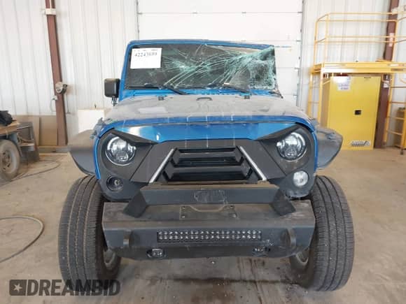 2015 Jeep Wrangler Rubicon Hard Rock z VIN 1C4BJWCG3FL568848, wystawiony jako IAAI lot #42243059 z przebiegiem 60 860 mil mil oraz . Historia ofert i sprzedaży dostępna na DreamBid. Obrazek 12.