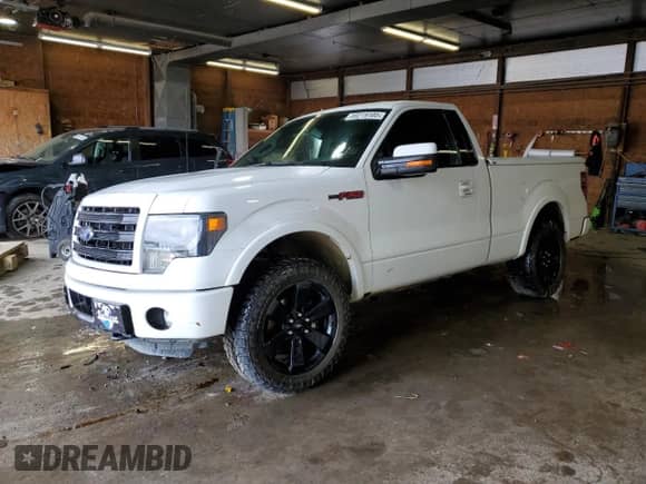 2014 Ford F-150 с VIN 1FTMF1ET9EFB26614, выставлен на аукционе Copart как лот 69219105 с пробегом 144 074 миль миль и Списание • Salvage title. История ставок и продаж доступна на DreamBid. Изображение 1.