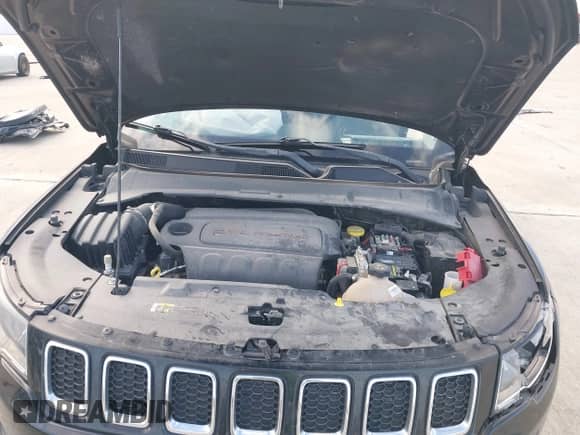 2020 Jeep Compass Latitude z VIN 3C4NJCBB7LT162363, wystawiony jako IAAI lot #41253878 z przebiegiem 68 313 mil mil oraz . Historia ofert i sprzedaży dostępna na DreamBid. Obrazek 10.