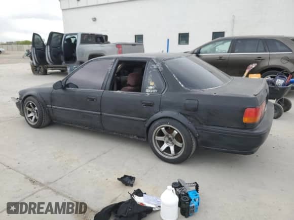 1993 Honda Accord with VIN JHMCB7551PC055021, listed as a Copart auction lot 51530095 with 281,790 mi miles and Clean title. Bid and sale history available at DreamBid. Image 2.