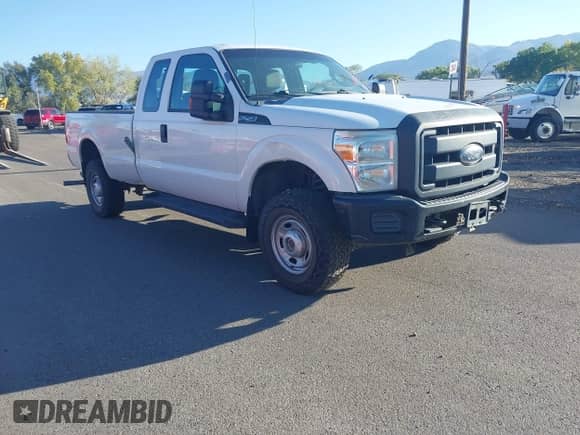 2015 Ford F-250 XLT with VIN 1FT7X2B65FEC17210, listed as a IAAI auction lot 43246487 with 217,726 mi miles and . Bid and sale history available at DreamBid. Image 1.