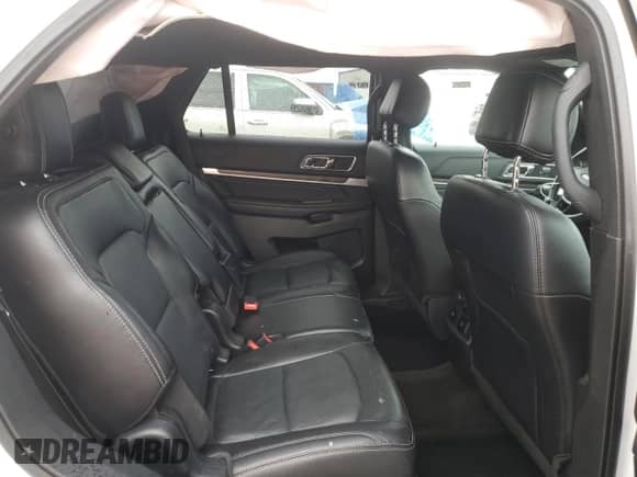 2017 Ford Explorer Limited z VIN 1FM5K8F8XHGC35774, wystawiony jako Copart lot #70104315 z przebiegiem 109 548 mil mil oraz Czysty tytuł • Clean title. Historia ofert i sprzedaży dostępna na DreamBid. Obrazek 11.