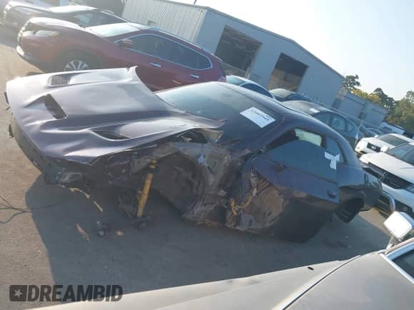 2022 Dodge Challenger R/T Scat Pack Widebody z VIN 2C3CDZFJ6NH156377, wystawiony jako IAAI lot #43003945 z przebiegiem 9 mil mil oraz . Historia ofert i sprzedaży dostępna na DreamBid. Obrazek 13.