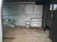 2011 Ford Econoline Cargo Commercial z VIN 1FTSE3EL3BDA97513, wystawiony jako Copart lot #60050735 z przebiegiem 189 088 mil mil oraz Szkoda całkowita • Salvage title. Historia ofert i sprzedaży dostępna na DreamBid. Obrazek 11.