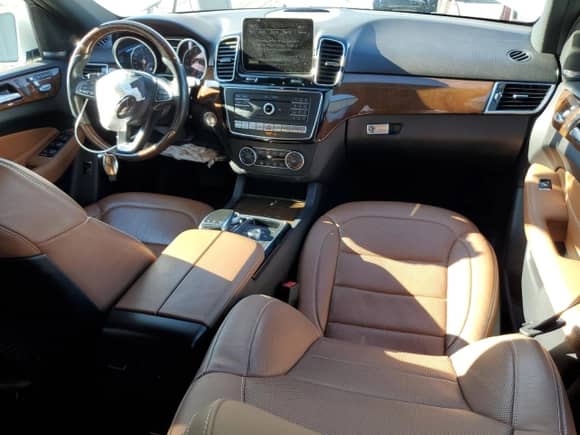 2017 Mercedes-Benz GLE 350 z VIN 4JGDA5JB1HA975443, wystawiony jako Copart lot #81858015 z przebiegiem 109 195 mil mil oraz Szkoda całkowita • Salvage title. Historia ofert i sprzedaży dostępna na DreamBid. Obrazek 8.