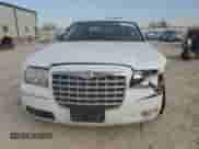 2010 Chrysler 300 Touring Signature с VIN 2C3CA5CV3AH294039, выставлен на аукционе Copart как лот 87229254 с пробегом 136 788 миль миль и Списание • Salvage title. История ставок и продаж доступна на DreamBid. Изображение 5.