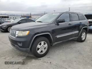 2011 Jeep Grand Cherokee Laredo с VIN 1J4RS4GG5BC569482, выставлен на аукционе Copart как лот 83758495 с пробегом 108 452 миль миль и Чистый • Clean title. История ставок и продаж доступна на DreamBid. Изображение 1.