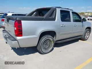 2011 Chevrolet Avalanche LT с VIN 3GNMCFE00BG382721, выставлен на аукционе IAAI как лот 43293486 с пробегом 170 754 миль миль и . История ставок и продаж доступна на DreamBid. Изображение 4.