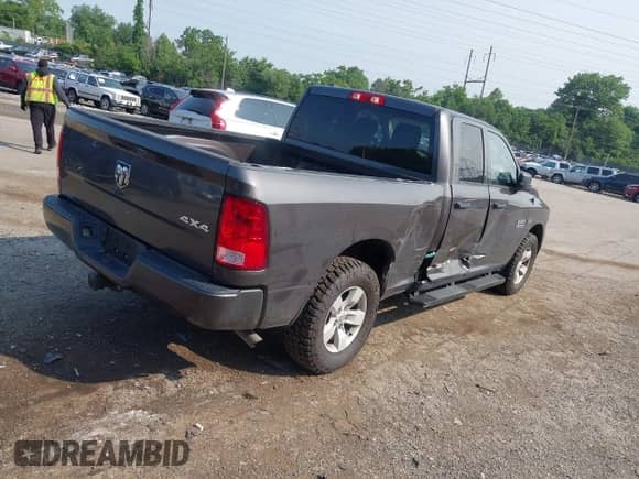 2018 Ram 1500 Express с VIN 1C6RR7FT3JS218244, выставлен на аукционе IAAI как лот 42452712 с пробегом 80 610 миль миль и . История ставок и продаж доступна на DreamBid. Изображение 4.