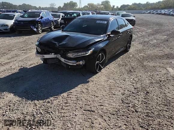 2019 Honda Accord Sport z VIN 1HGCV1F34KA085395, wystawiony jako Copart lot #81052035 z przebiegiem 73 618 mil mil oraz Nie do naprawy • Non repairable. Historia ofert i sprzedaży dostępna na DreamBid. Obrazek 14.