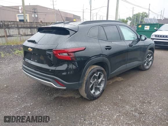 2025 Chevrolet Trax LT с VIN KL77LHEP2SC063688, выставлен на аукционе IAAI как лот 42867909 с пробегом 8 193 миль миль и . История ставок и продаж доступна на DreamBid. Изображение 4.