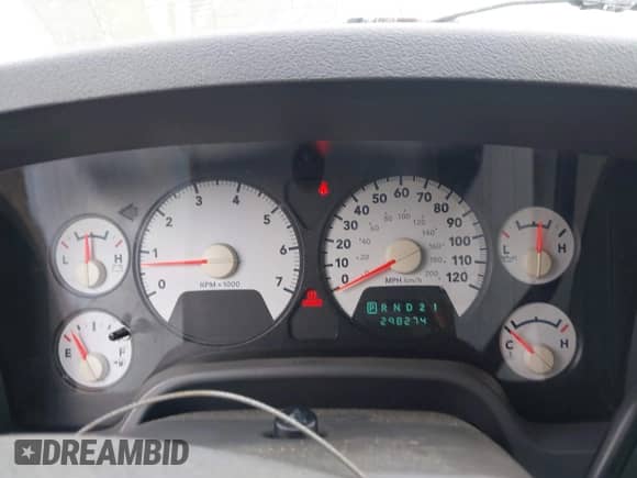 2007 Dodge 1500 SLT z VIN 3D7KR19D57G736423, wystawiony jako IAAI lot #42145607 z przebiegiem 298 274 mil mil oraz . Historia ofert i sprzedaży dostępna na DreamBid. Obrazek 7.